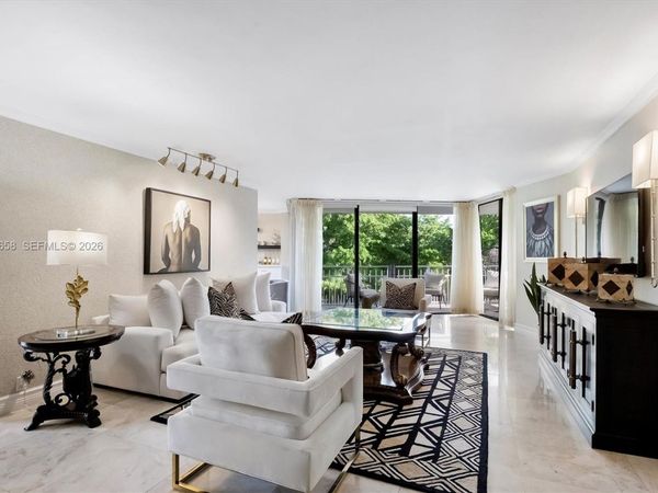 1000 Quayside Ter, Unit 411, Miami, FL 33138
