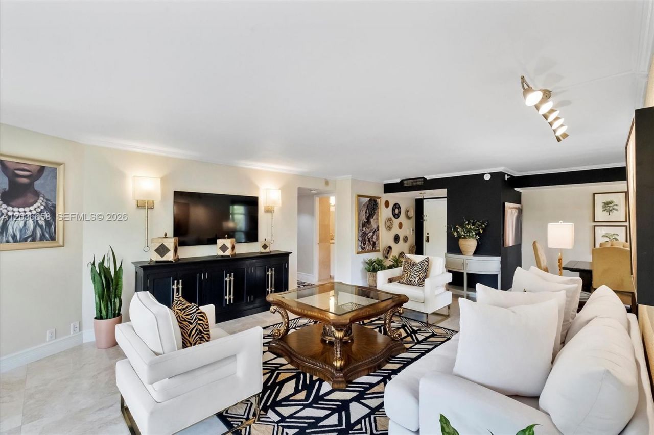 1000 Quayside Ter, Unit 411, Miami, FL 33138 Photo