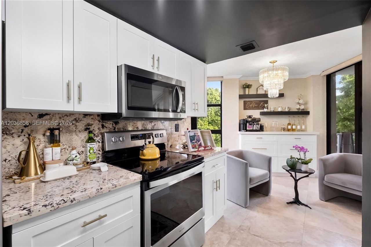 1000 Quayside Ter, Unit 411, Miami, FL 33138 Photo