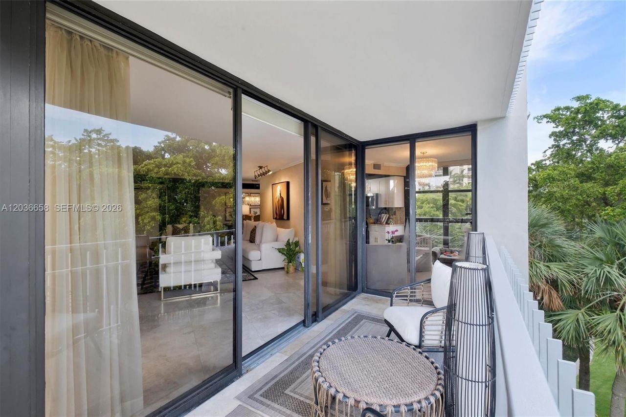 1000 Quayside Ter, Unit 411, Miami, FL 33138 Photo