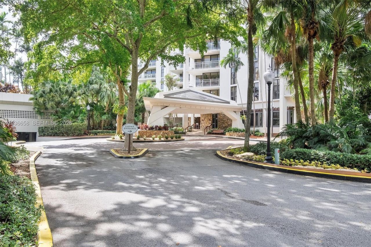 1000 Quayside Ter, Unit 411, Miami, FL 33138 Photo