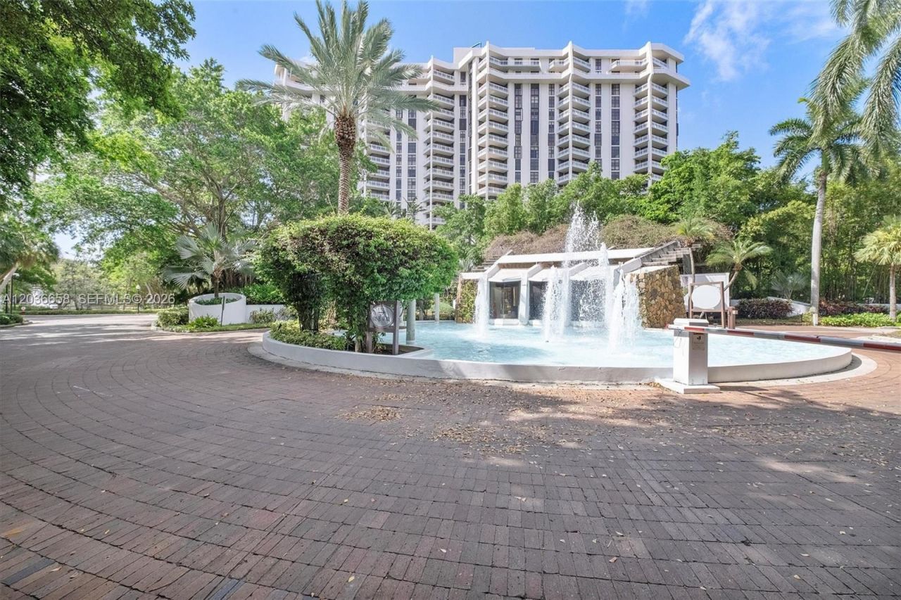 1000 Quayside Ter, Unit 411, Miami, FL 33138 Photo