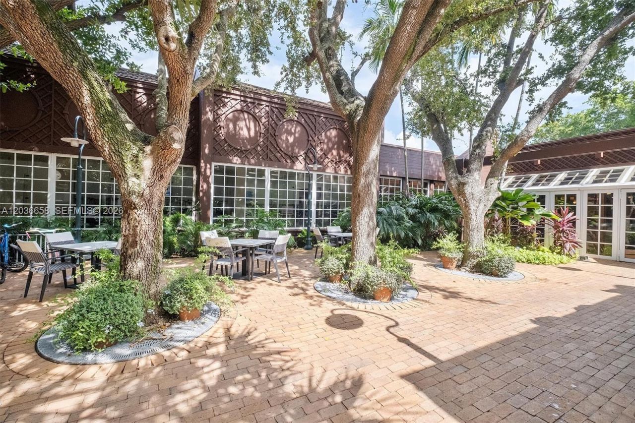 1000 Quayside Ter, Unit 411, Miami, FL 33138 Photo