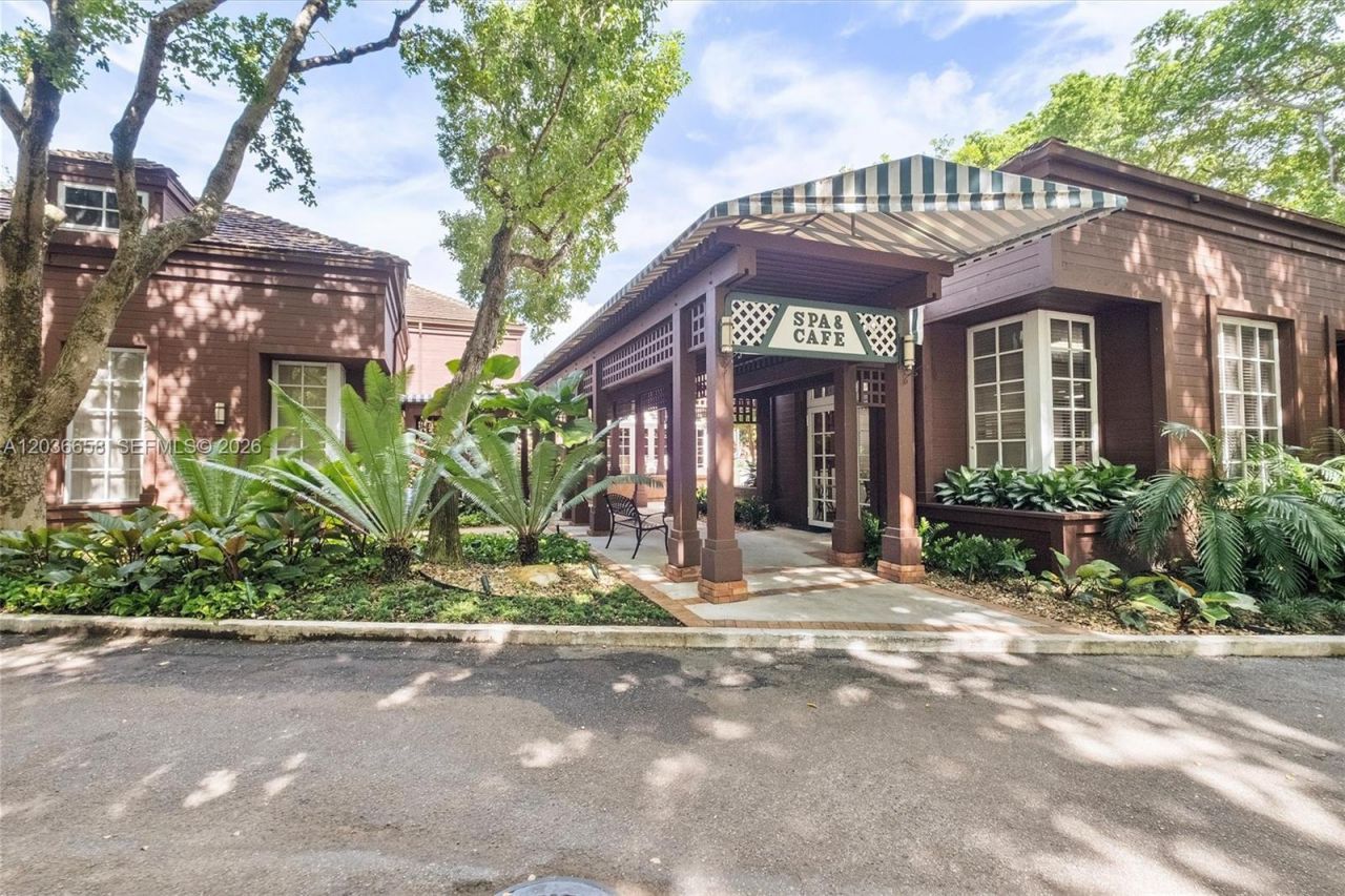 1000 Quayside Ter, Unit 411, Miami, FL 33138 Photo