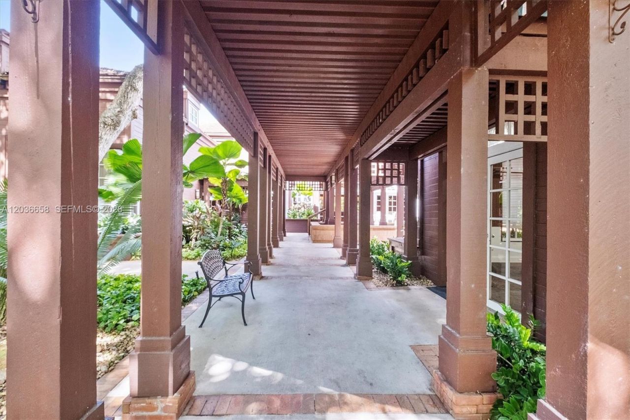 1000 Quayside Ter, Unit 411, Miami, FL 33138 Photo