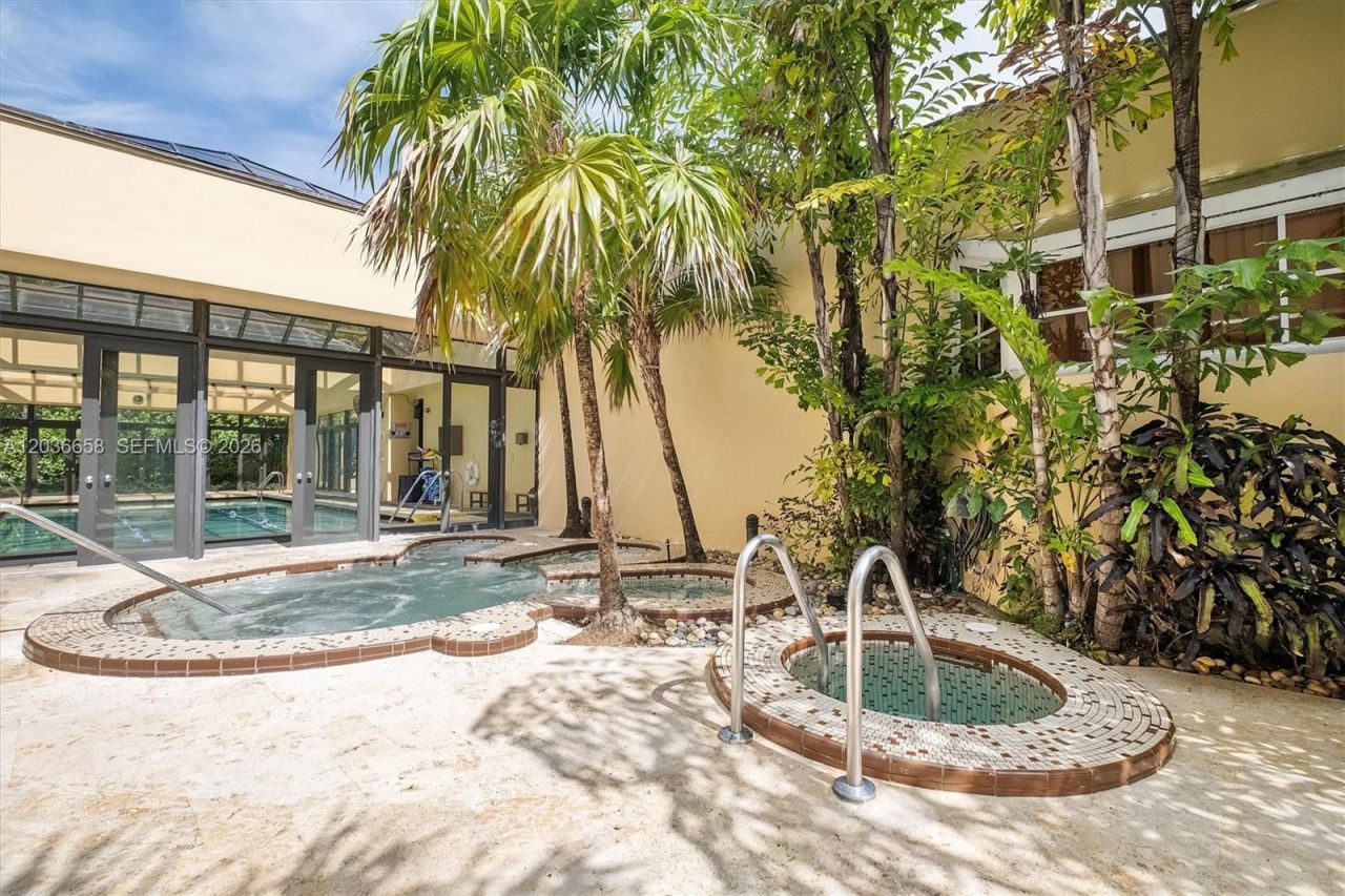 1000 Quayside Ter, Unit 411, Miami, FL 33138 Photo