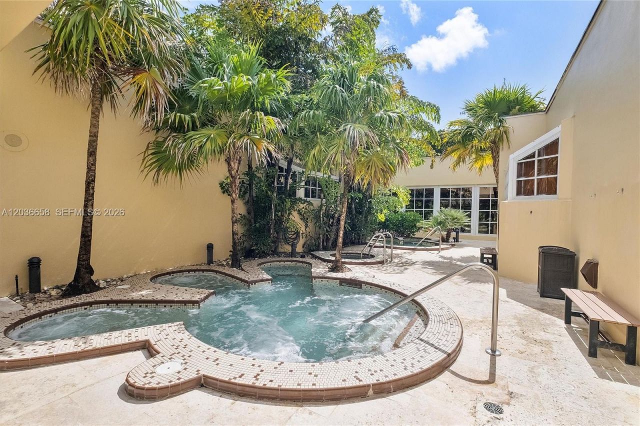 1000 Quayside Ter, Unit 411, Miami, FL 33138 Photo
