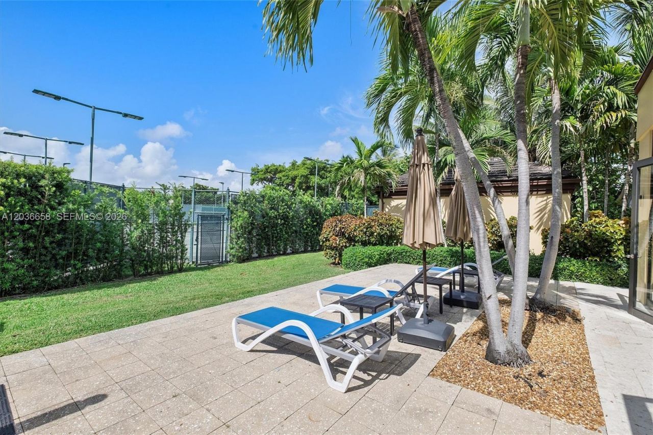 1000 Quayside Ter, Unit 411, Miami, FL 33138 Photo