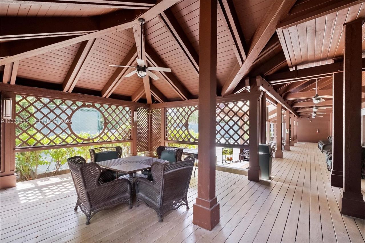 1000 Quayside Ter, Unit 411, Miami, FL 33138 Photo