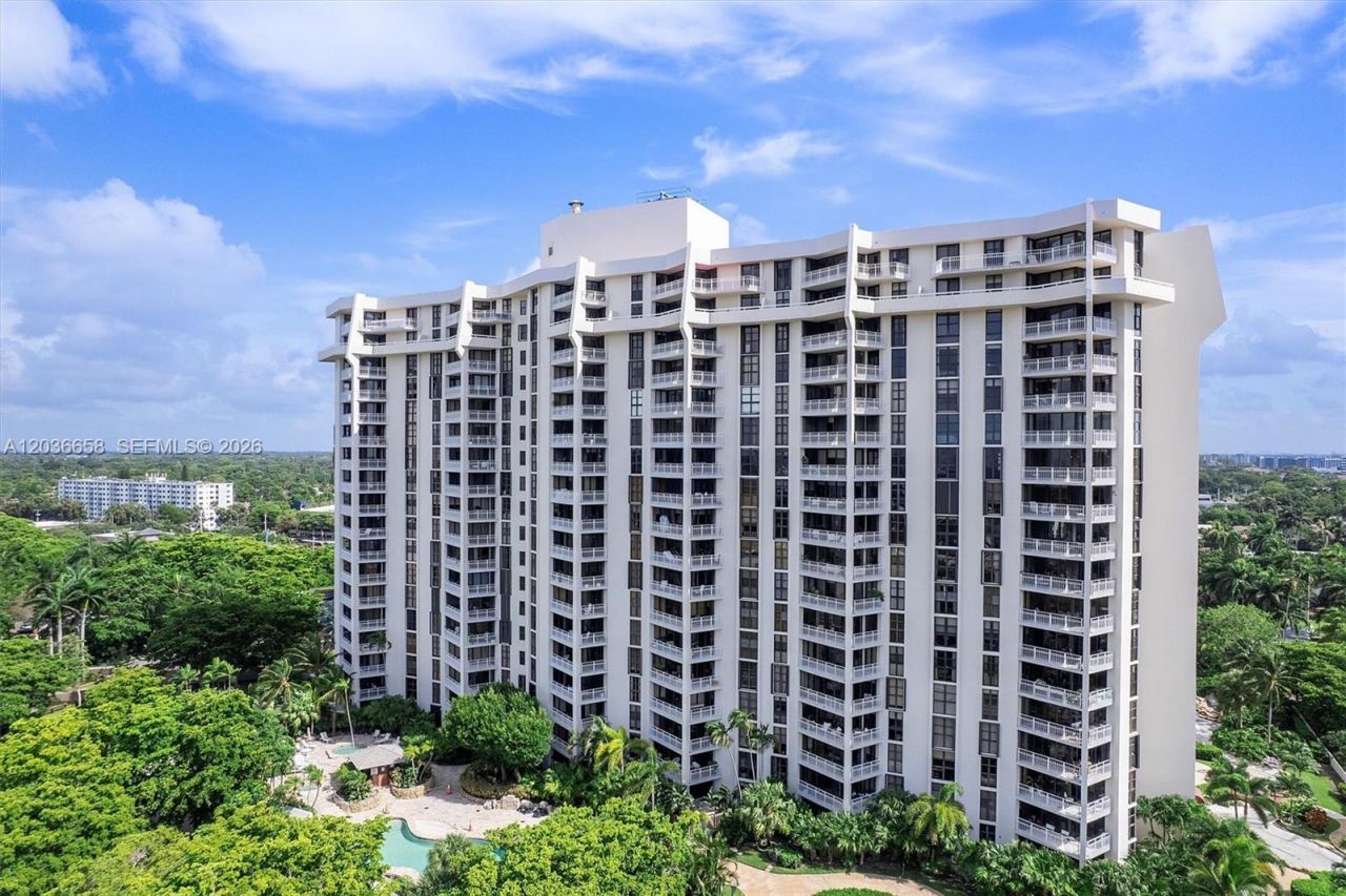 1000 Quayside Ter, Unit 411, Miami, FL 33138 Photo