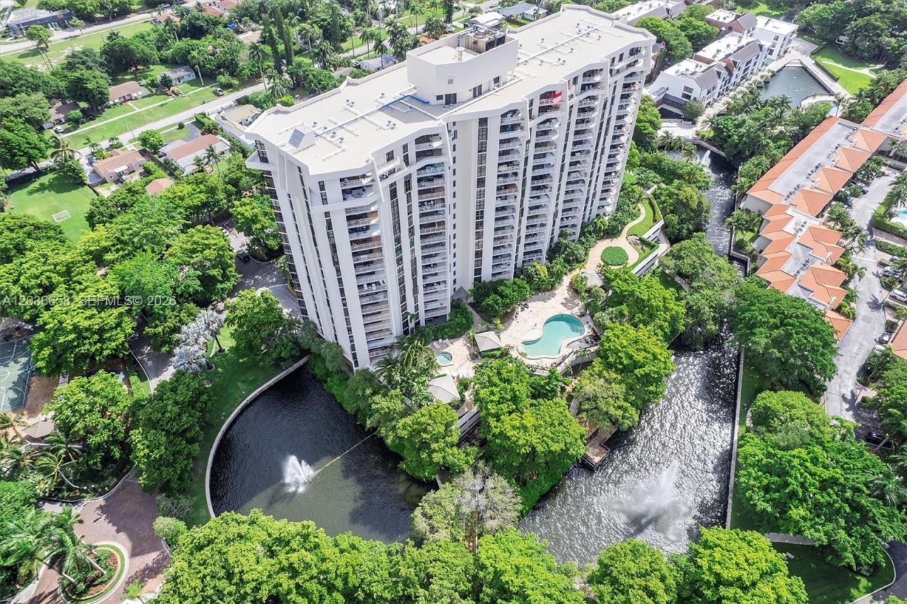 1000 Quayside Ter, Unit 411, Miami, FL 33138 Photo