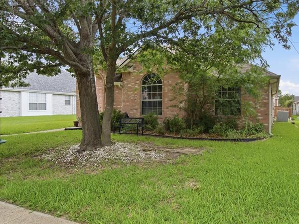 911 SUMNER Drive, Mesquite, TX 75149