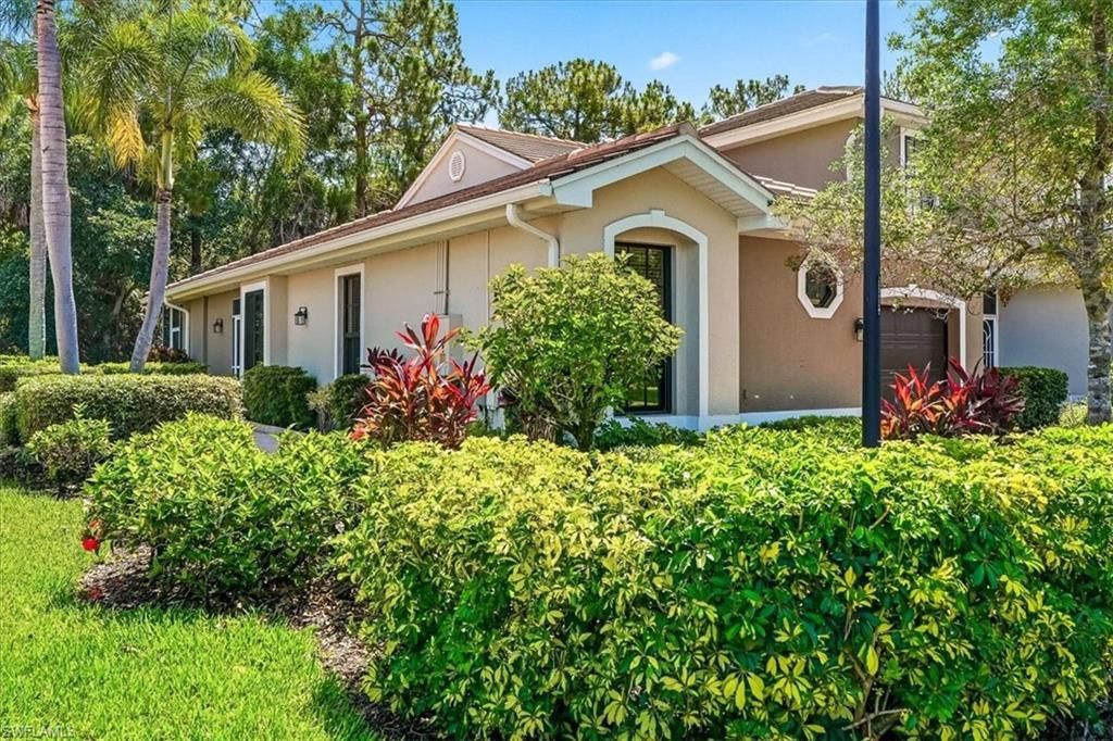 7550 Meadow Lakes Dr, Unit 4701, Naples, FL 34104 Photo