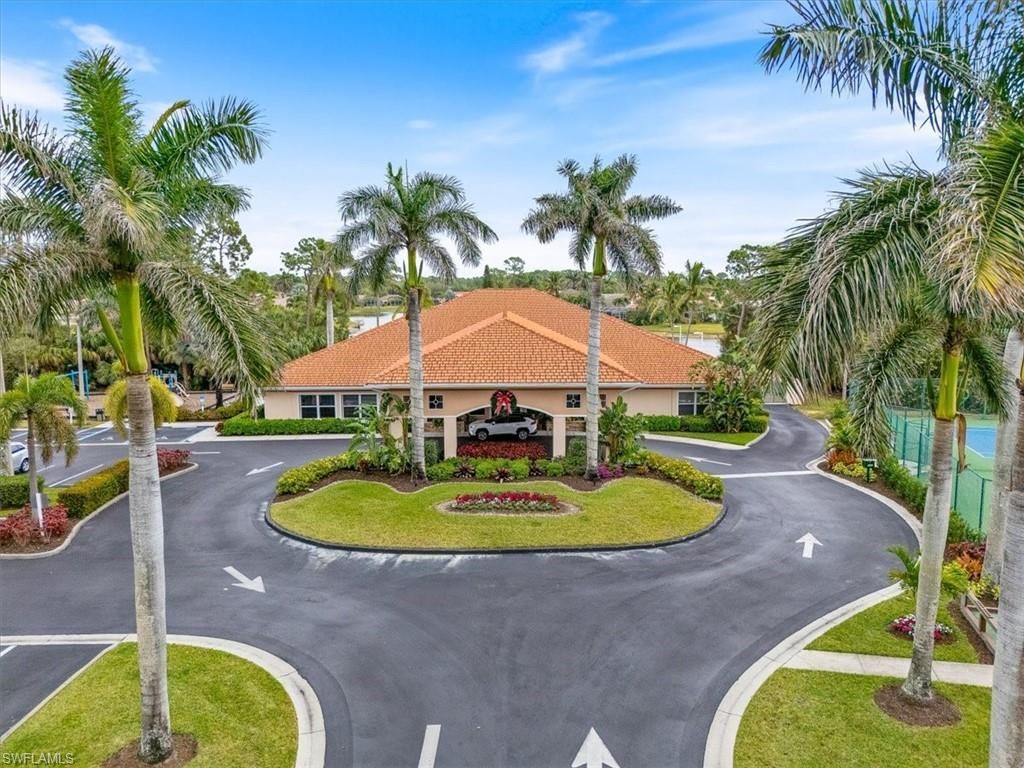 7550 Meadow Lakes Dr, Unit 4701, Naples, FL 34104 Photo