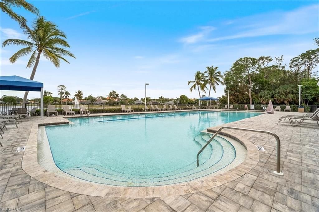 7550 Meadow Lakes Dr, Unit 4701, Naples, FL 34104 Photo