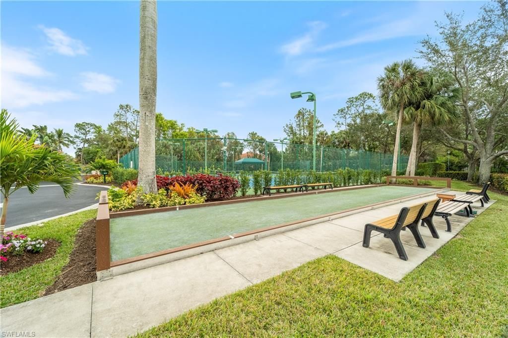 7550 Meadow Lakes Dr, Unit 4701, Naples, FL 34104 Photo