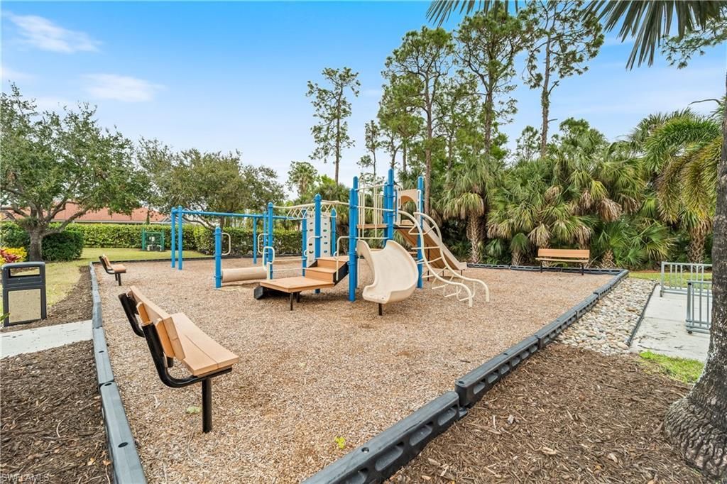 7550 Meadow Lakes Dr, Unit 4701, Naples, FL 34104 Photo