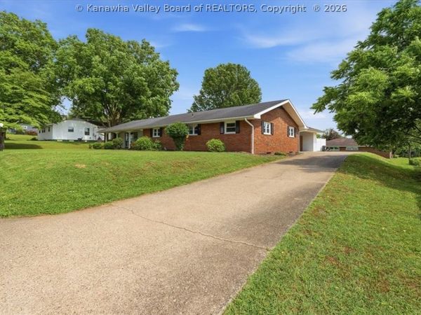 804 South Ritchie Avenue, Ravenswood, WV 26164