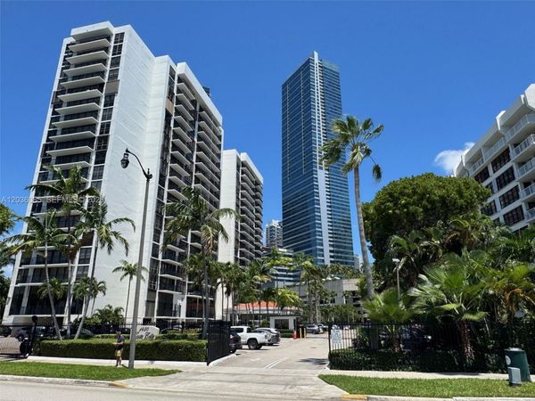 1450 Brickell Bay Dr , Unit 1003, Miami, FL 33131
