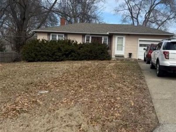 2214 NE 37th Terrace, Kansas City, MO 64116