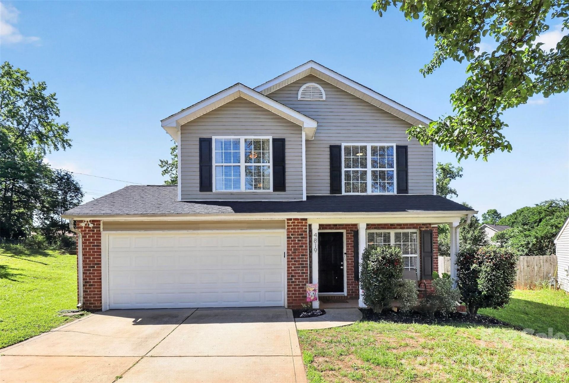 4819 Hopewood Lane, Charlotte, NC 28216 Main Photo