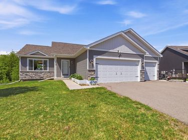 917 Mulberry Avenue NE, Montgomery, MN 56069