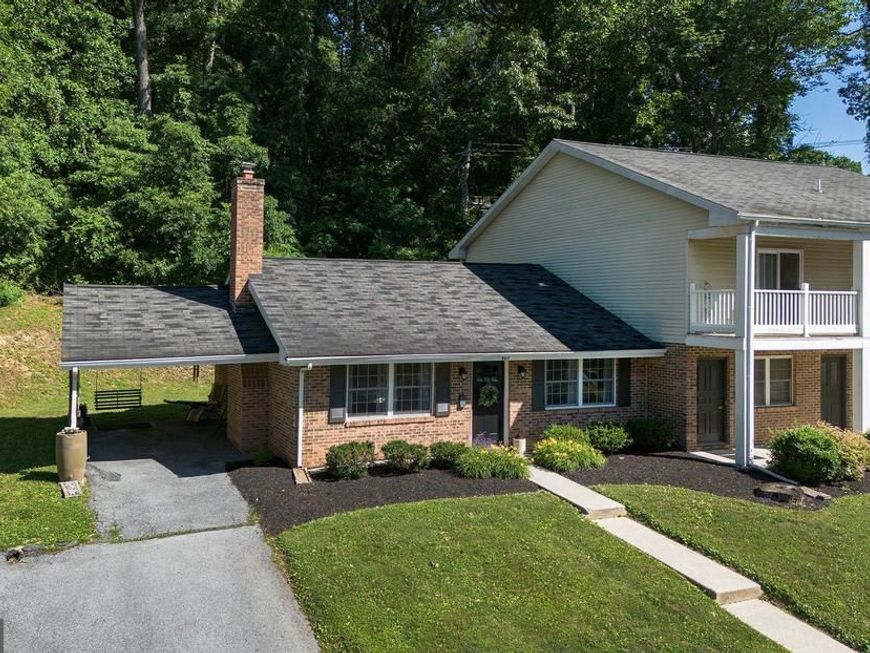 907 Rhue Haus Lane, Hummelstown, PA 17036 Main Photo