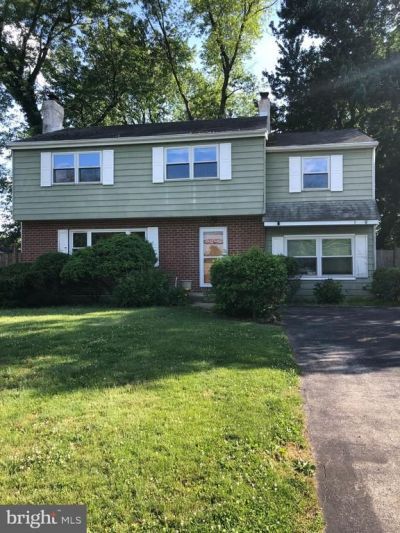 904 TOWNSHIP LINE ROAD, PLYMOUTH MEETING, PA 19462