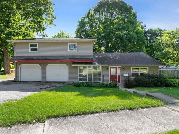 702 Main Street, Buchanan, MI 49107