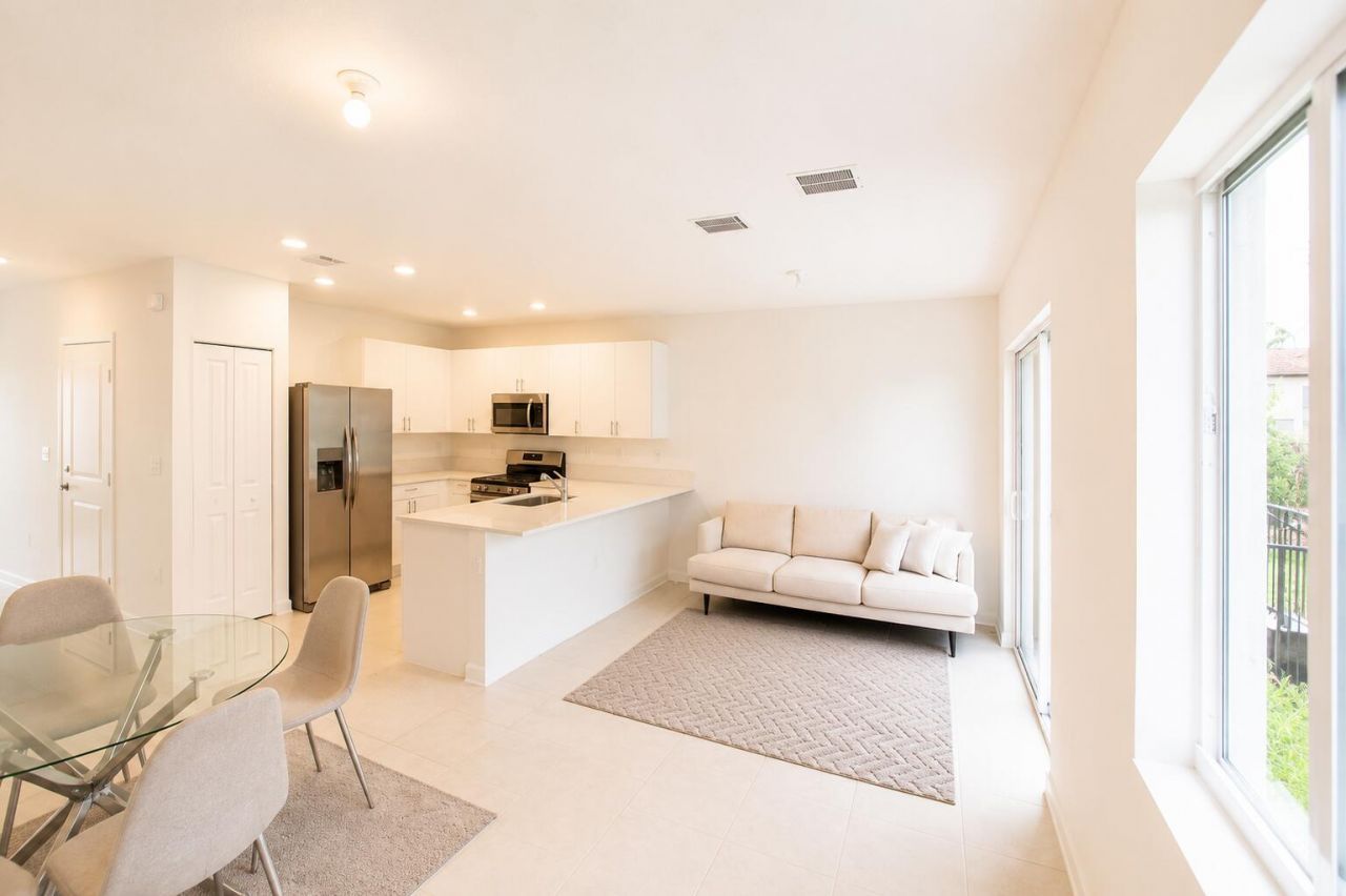 5085 SW 37th Street, West Park, FL 33023 Photo