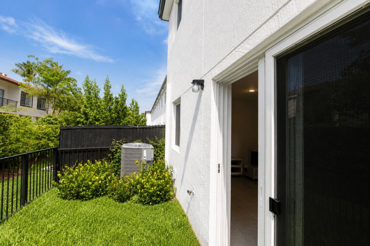 5085 SW 37th Street, West Park, FL 33023 Photo