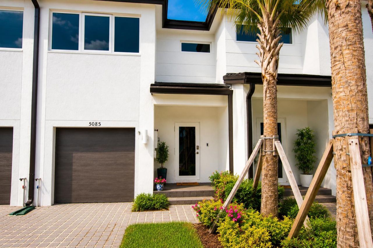 5085 SW 37th Street, West Park, FL 33023 Photo