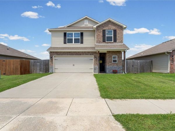 635 Woodcreek Loop, Lowell, AR 72745