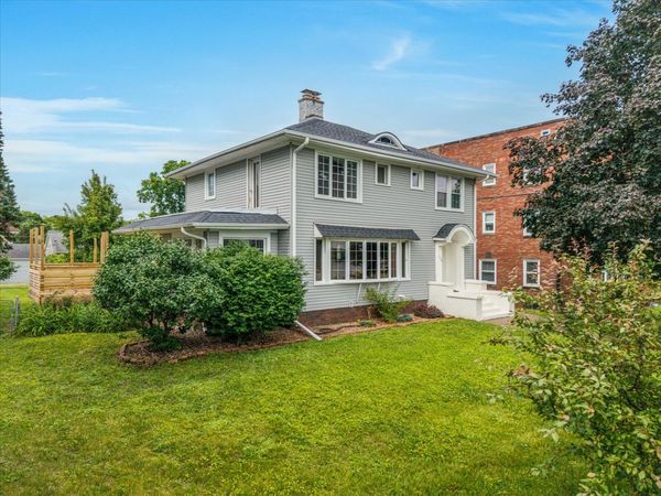 732 River Drive , Bettendorf, IA 52722
