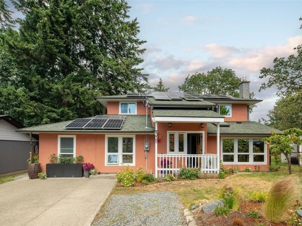 335 Damon Dr, View Royal, BC V9B 5G5