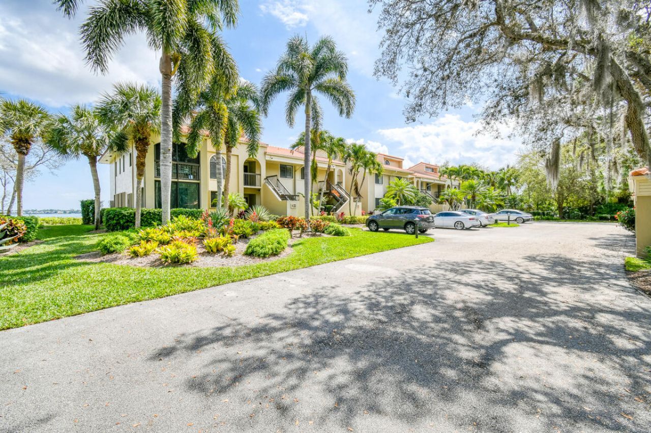 2570 NW Seagrass Drive, Unit 3a, Palm City, FL 34990 Photo