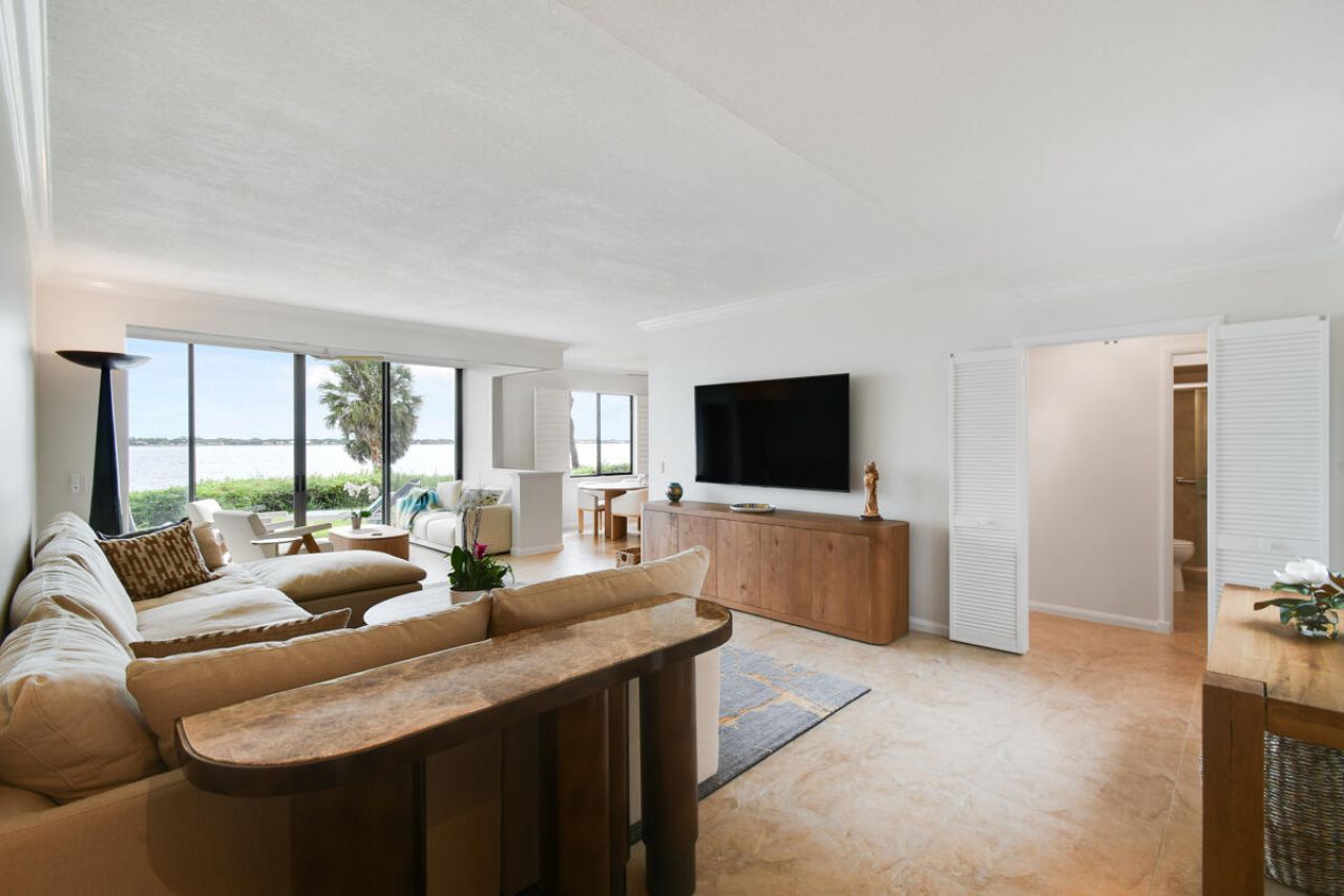 2570 NW Seagrass Drive, Unit 3a, Palm City, FL 34990 Photo