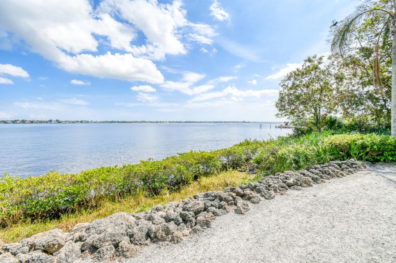 2570 NW Seagrass Drive, Unit 3a, Palm City, FL 34990 Photo