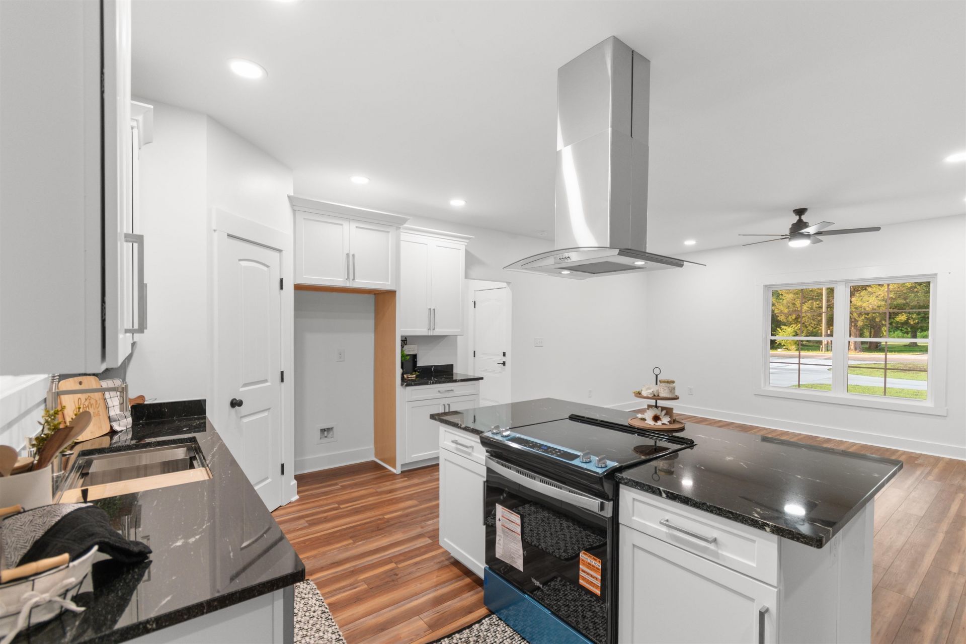 4394 Old Tram Rd.  Photo 5