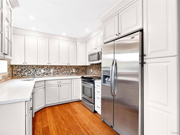 972 Sierra Vista Lane , Valley Cottage, NY 10989