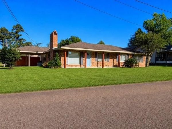 100 NELLWOOD Drive , Ponchatoula, LA 70454