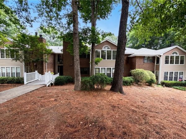 507 Barrington Hills Drive , Atlanta, GA 30350