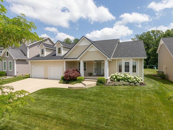 5560 Treeline Drive, Columbus, IN 47201