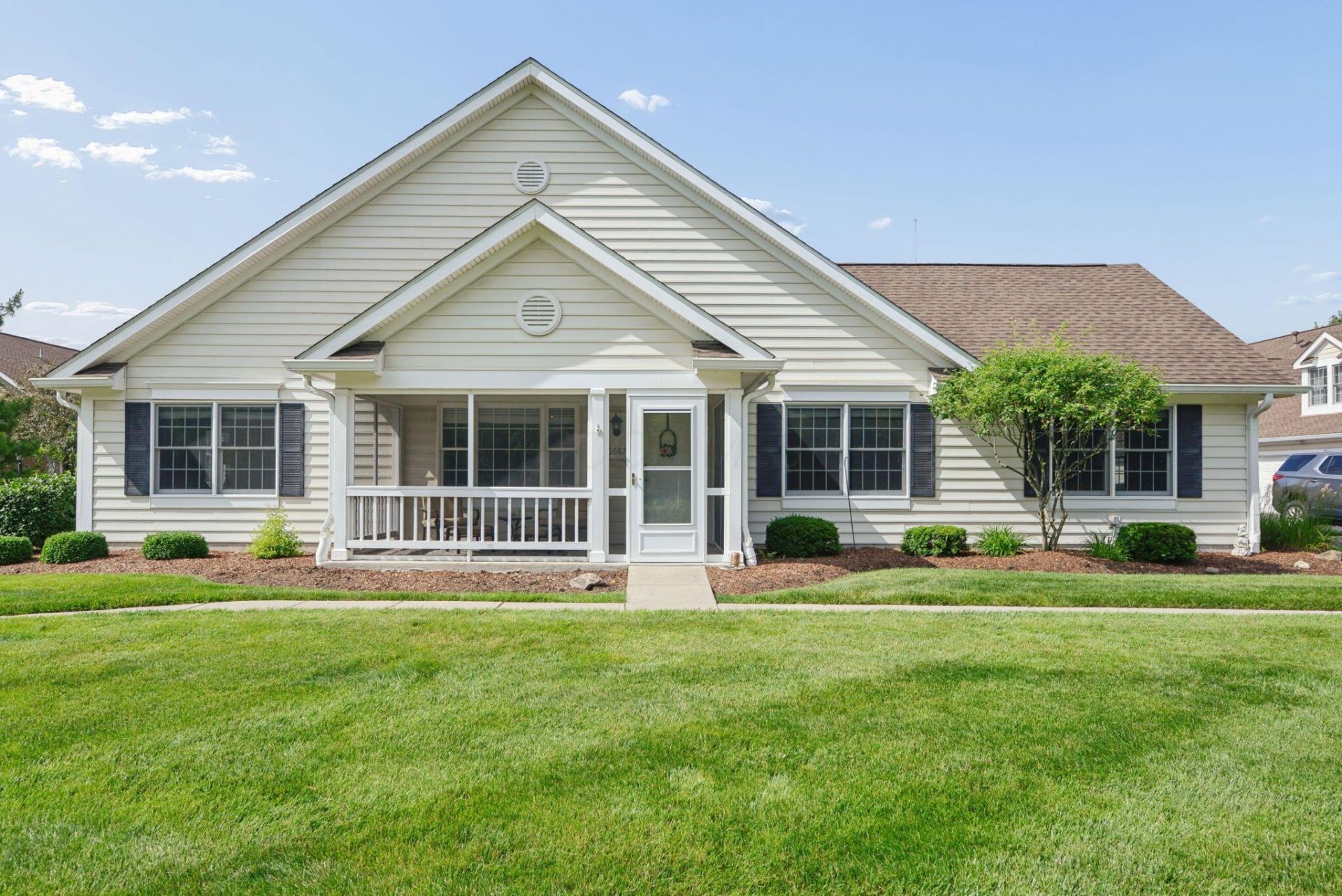 6667 Henschen Circle, Westerville, OH 43082 Main Photo