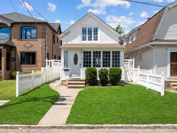 116 Sigsbee Avenue, Albertson, NY 11507