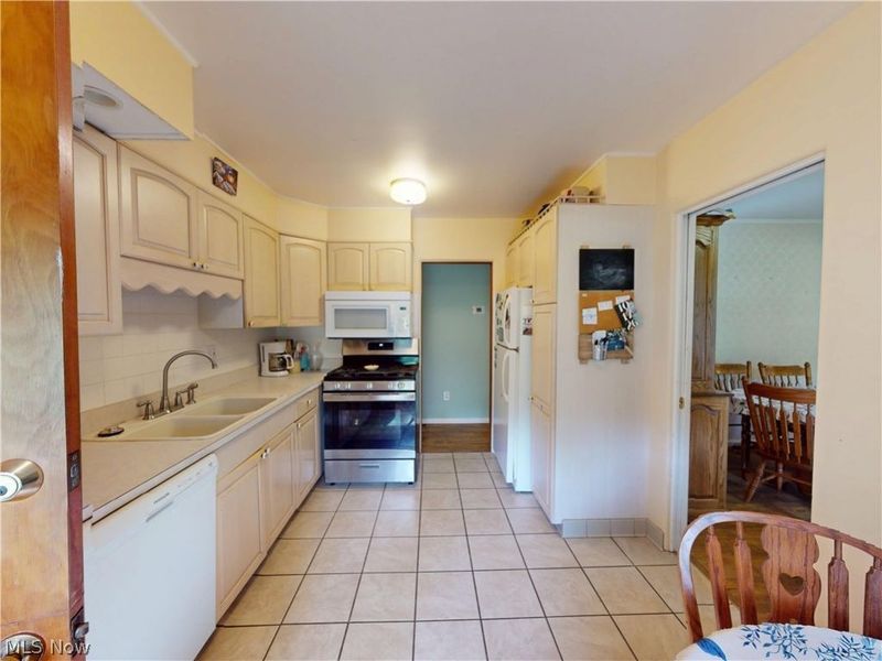 2068 Green Road, Madison, OH 44057 Photo 16