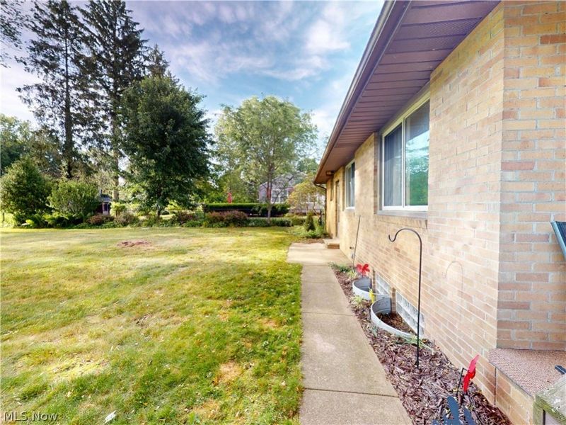 2068 Green Road, Madison, OH 44057 Photo 2