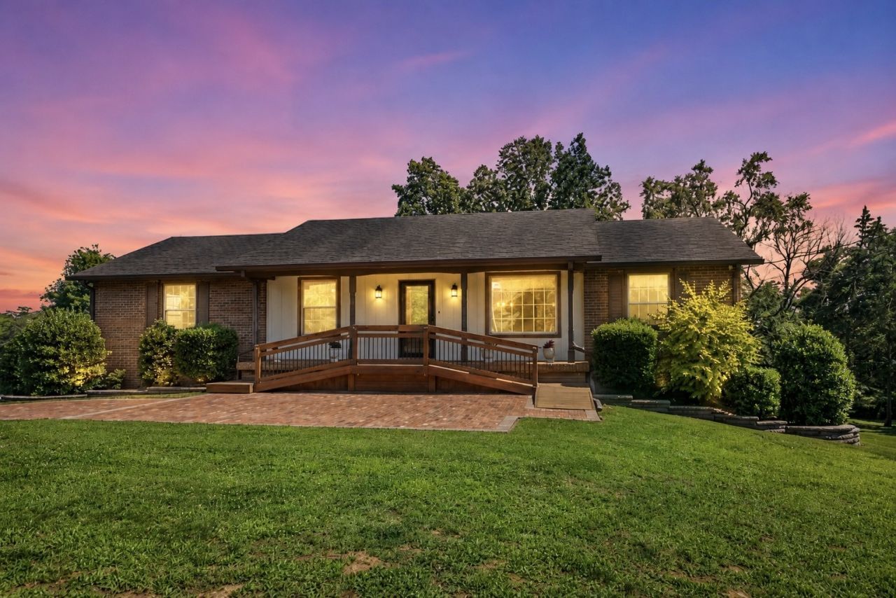 489 Page Dr, Mount Juliet, TN 37122 Main Photo