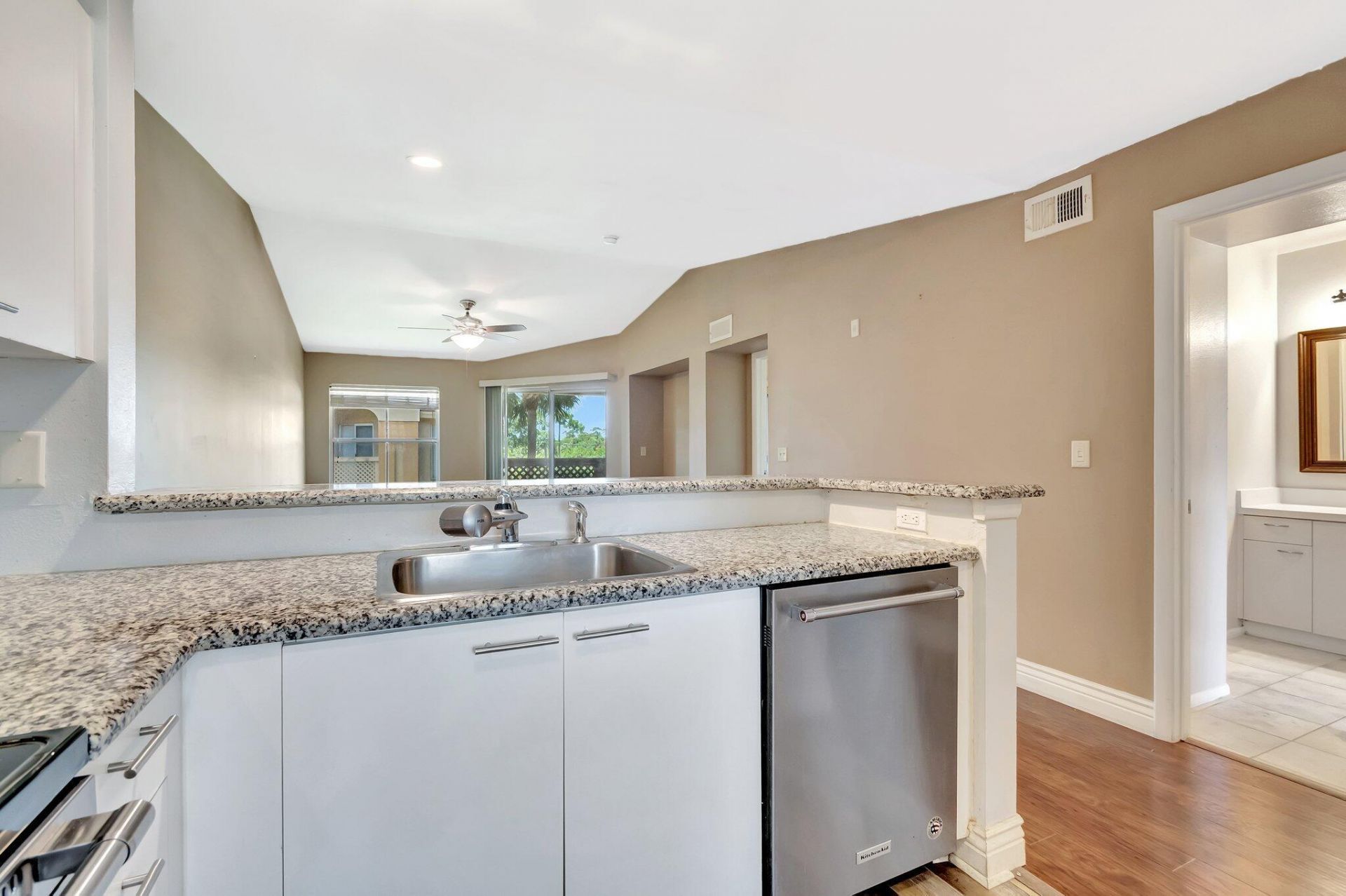 4847 Via Palm Lakes, Unit 1021, West Palm Beach, FL 33417 Photo