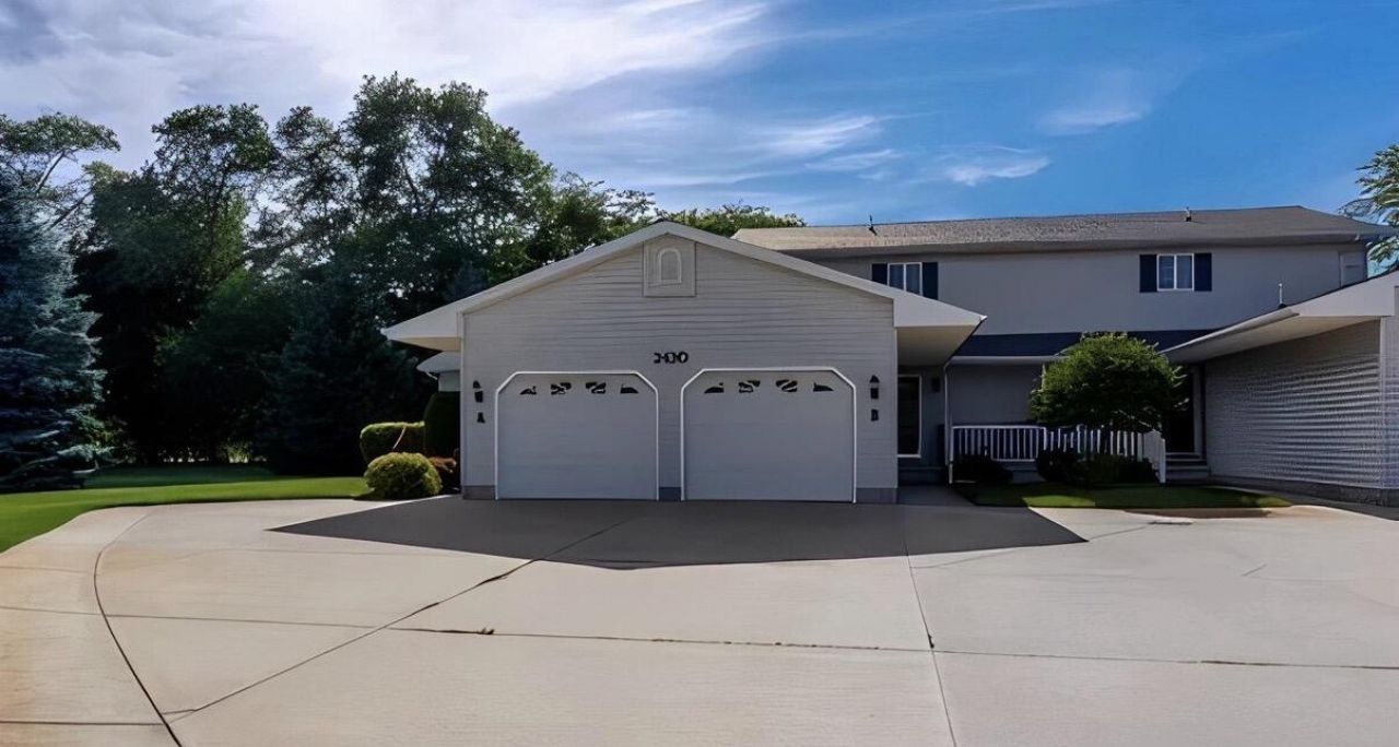 2430 Rosewood North Drive, Unit B, Mount Pleasant, MI 48858 Main Photo